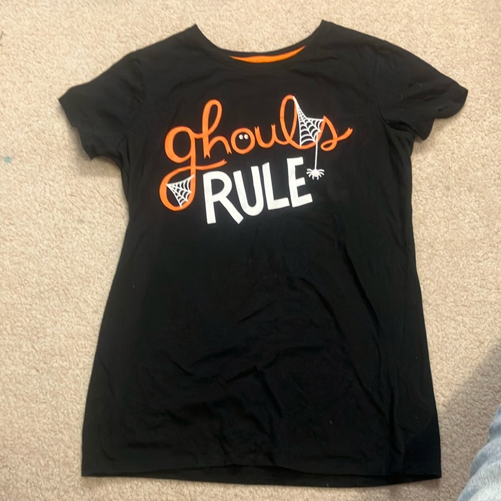 A black Halloween t-shirt! 🎃